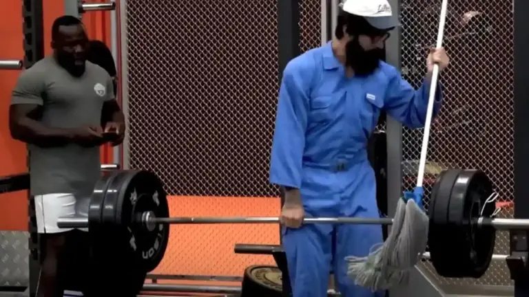 Profil Anatoly Gym, Youtuber Berbadan Kecil dengan Kekuatan Elite Powerlifter Profil Anatoly Gym, Youtuber Berbadan Kecil dengan Kekuatan Elite Powerlifter