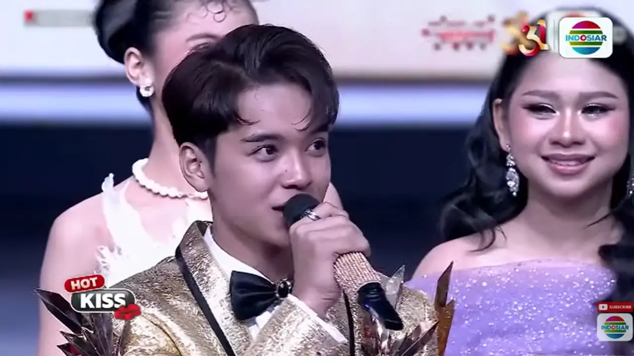 Siapa yang Tersenggol di D’Academy 7 Top 4 Tadi Malam? Siapa yang Tersenggol di D’Academy 7 Top 4 Tadi Malam?