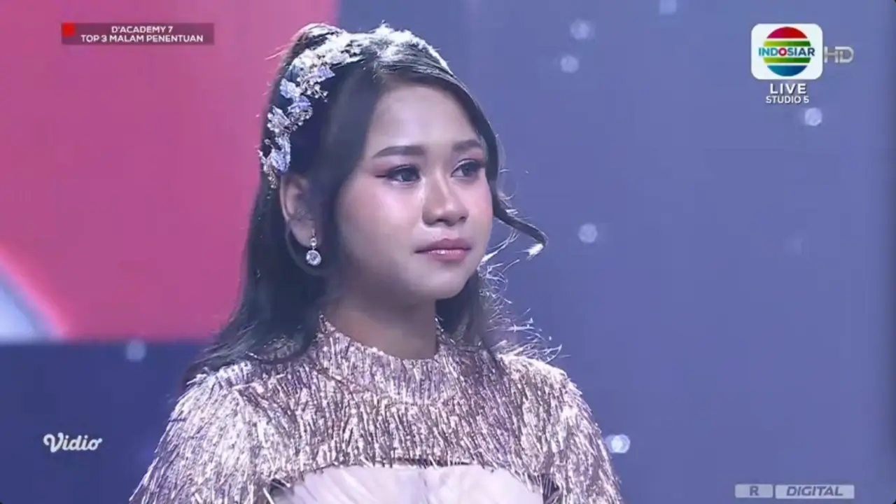 Profil April Cirebon Juara 3 Dangdut Academy 7 Tahun 2025