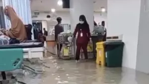 Hujan Lebat Sebabkan RSUD di Sidoarjo Banjir Tergenang Air