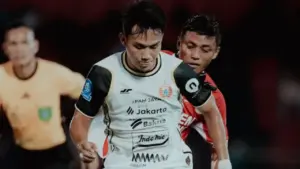 Figo Dennis dan Fabio Calonego Kartu Merah Saat Semen Padang vs Persija