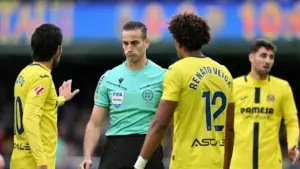 Hasil Babak Pertama Villarreal vs Barcelona (0-1), Renato Veiga Kartu Merah