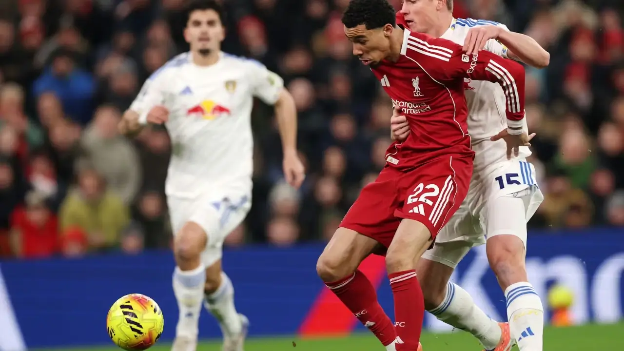 Jaka Bijol Ungkap Ruang Ganti Anfield Sudah Fokus Penuh ke Laga Derby “Spesial” Kontra Manchester United
