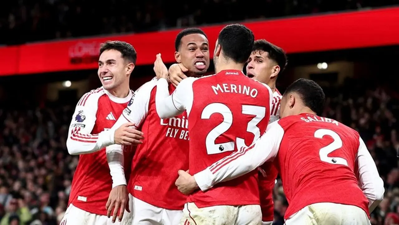 Emmanuel Eboue Ingatkan Arsenal: Persaingan Gelar Liga Inggris Masih Melibatkan 4 Tim Emmanuel Eboue Ingatkan Arsenal: Persaingan Gelar Liga Inggris Masih Melibatkan 4 Tim