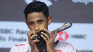 Alwi Farhan Juara Indonesia Masters 2026, Persembahkan Gelar Super 500 untuk Tim dan Keluarga