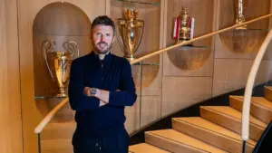 Michael Carrick Bawa Manchester United Bangkit, Kalahkan City dan Arsenal Beruntun
