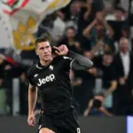 Barcelona Bidik Julian Alvarez dan Dusan Vlahovic sebagai Suksesor Lewandowski