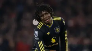 Cedera Hamstring Patrick Dorgu, Manchester United Terancam Kehilangan Bek Kunci 10 Pekan