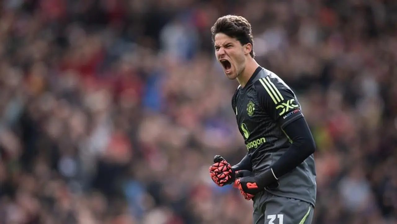 Senne Lammens Terinspirasi Trubin, Ingin Cetak Gol untuk Manchester United