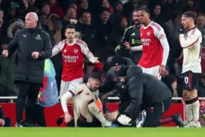 Arne Slot Bela Gabriel Martinelli yang Dorong Pemain Cedera Liverpool