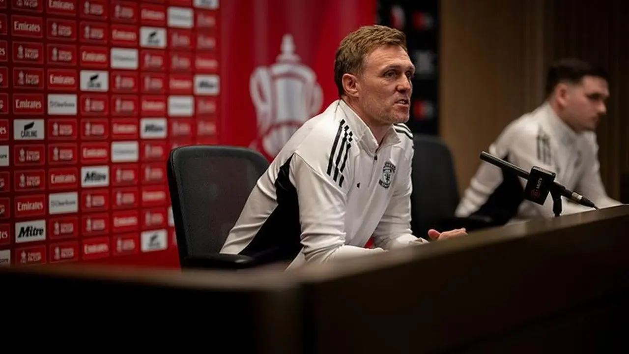 Darren Fletcher Siap Pimpin Manchester United Hingga Akhir Musim Jika Diminta Darren Fletcher Siap Pimpin Manchester United Hingga Akhir Musim Jika Diminta