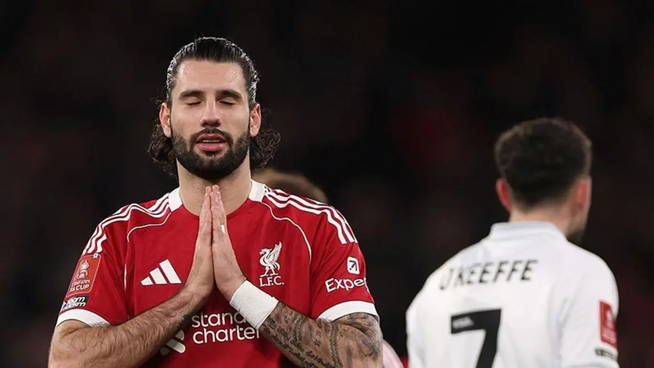 Dominik Szoboszlai Akui Blunder, Liverpool Tetap Melaju di Piala FA