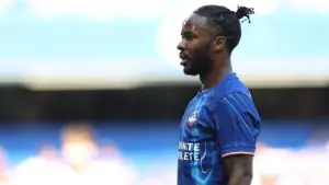 Liam Rosenior Buka Peluang Raheem Sterling dan Axel Disasi Kembali ke Skuad Chelsea