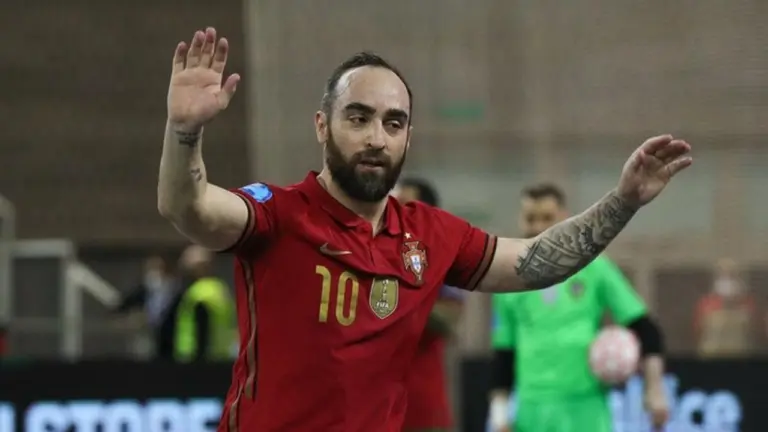 Daftar 13 Pemain Futsal Terbaik Sepanjang Masa: Ricardinho Puncaki Prestasi Global Daftar 13 Pemain Futsal Terbaik Sepanjang Masa: Ricardinho Puncaki Prestasi Global