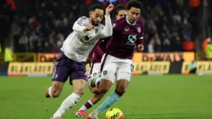 Babak Pertama Burnley vs Man Utd: Gol Bunuh Diri Ayden Heaven Buat Setan Merah Tertinggal
