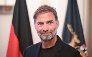 Juergen Klopp Tegaskan Betah di Red Bull, Bantah Keras Rumor Latih Real Madrid