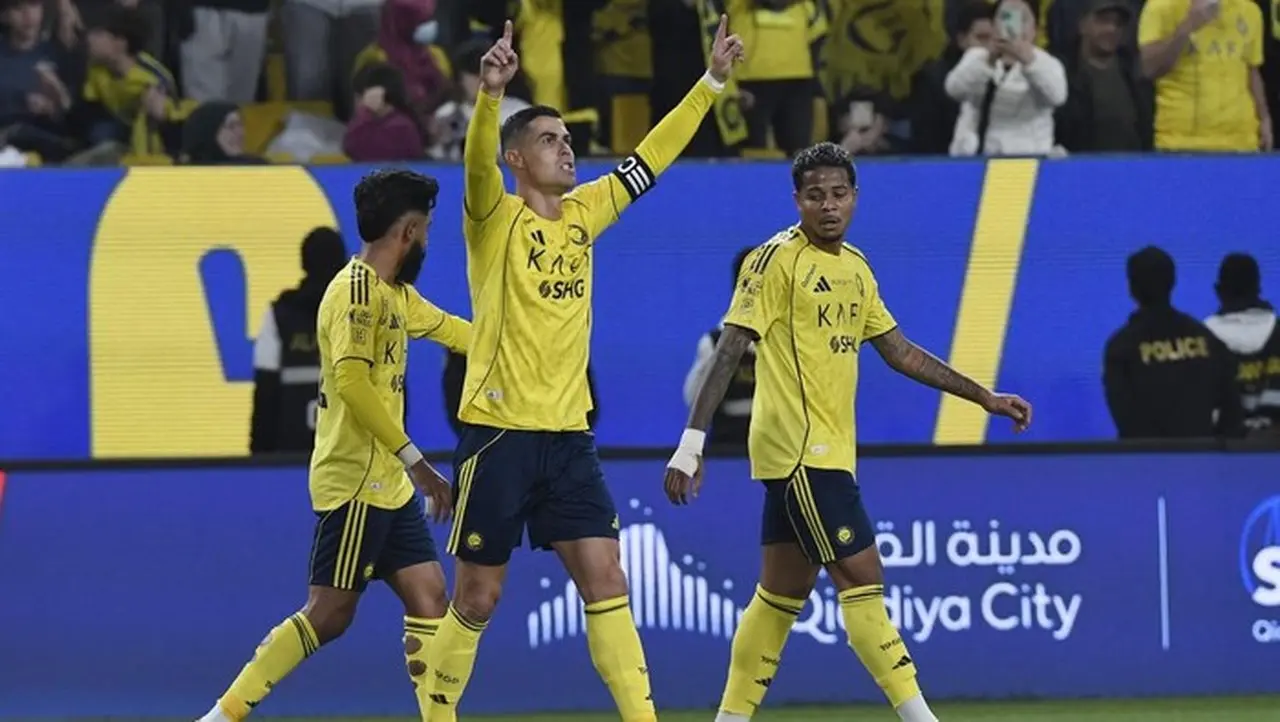 Cristiano Ronaldo Cetak Gol, Al Nassr Kalahkan Damac 2-1 di Liga Arab Saudi Cristiano Ronaldo Cetak Gol, Al Nassr Kalahkan Damac 2-1 di Liga Arab Saudi