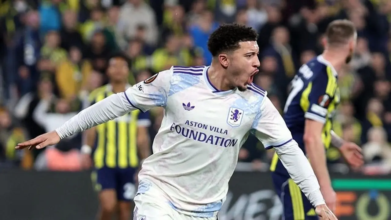 Jadon Sancho Cetak Gol Langka di Eropa, Aston Villa Lolos ke 16 Besar Liga Europa