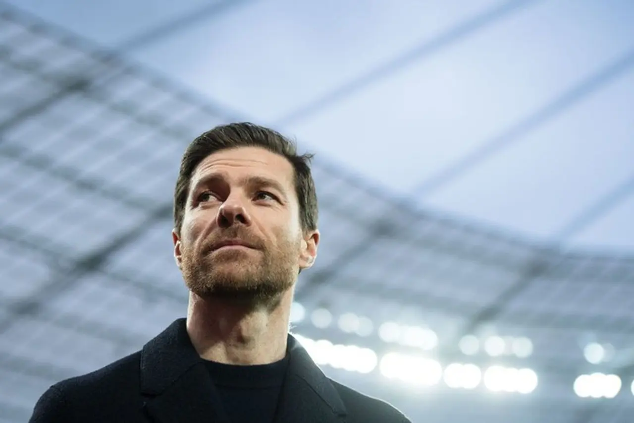 Xabi Alonso Tunggu Pinangan Liverpool, Nasib Arne Slot di Ujung Tanduk?