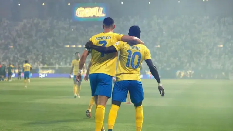 Cristiano Ronaldo Beri Kejutan Perayaan Trofi Piala Afrika untuk Sadio Mane di Al Nassr Cristiano Ronaldo Beri Kejutan Perayaan Trofi Piala Afrika untuk Sadio Mane di Al Nassr