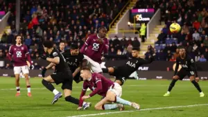 Imbang 2-2 Lawan Tottenham, Burnley Gagal Keluar Zona Degradasi Liga Inggris