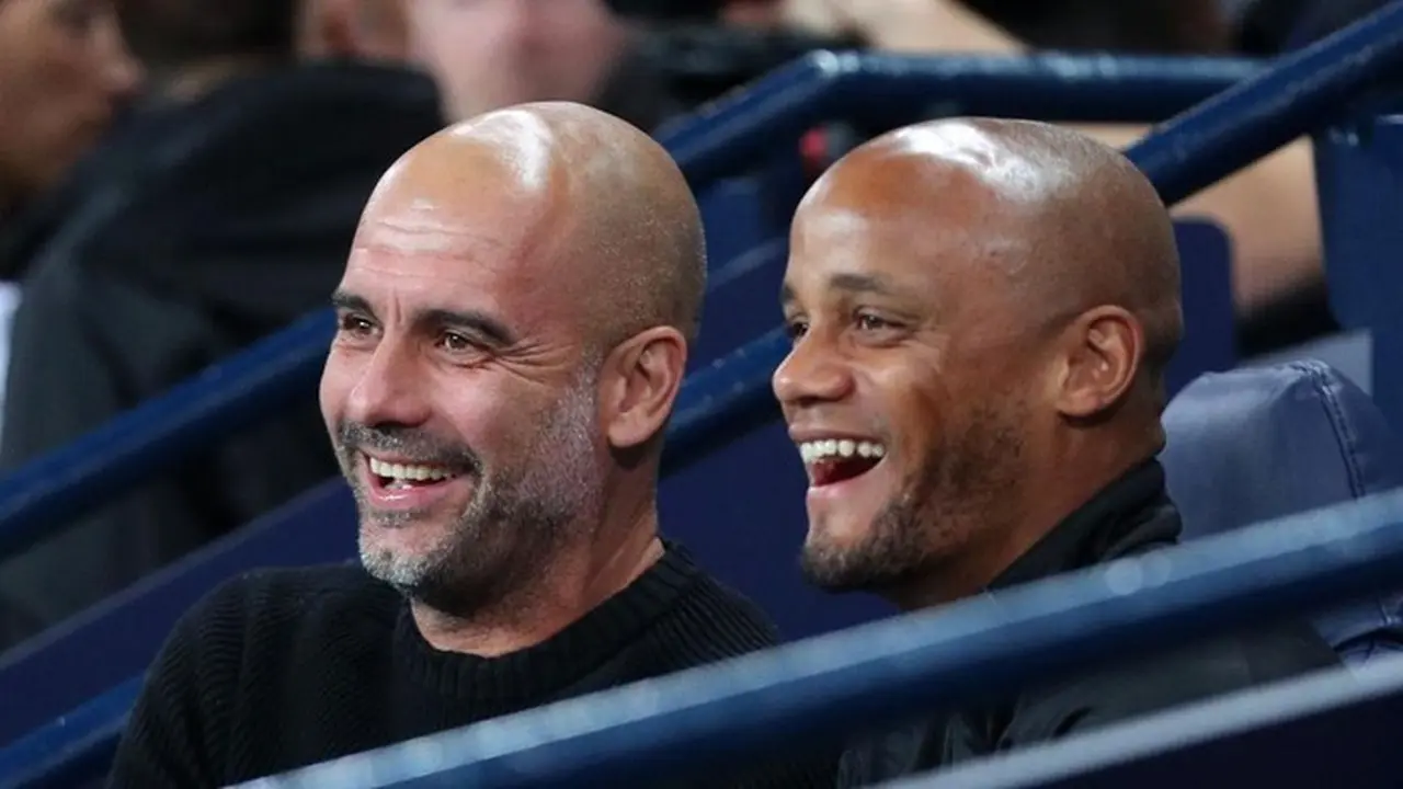 Wayne Rooney Jagokan Vincent Kompany Gantikan Pep Guardiola di Manchester City Wayne Rooney Jagokan Vincent Kompany Gantikan Pep Guardiola di Manchester City