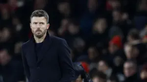 Michael Carrick Buka Suara soal Komentar Kontroversial Sir Jim Ratcliffe tentang Imigran