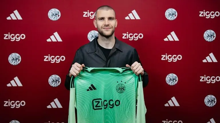 Maarten Paes Berpeluang Debut di Ajax, Analis ESPN Puji Jam Terbangnya