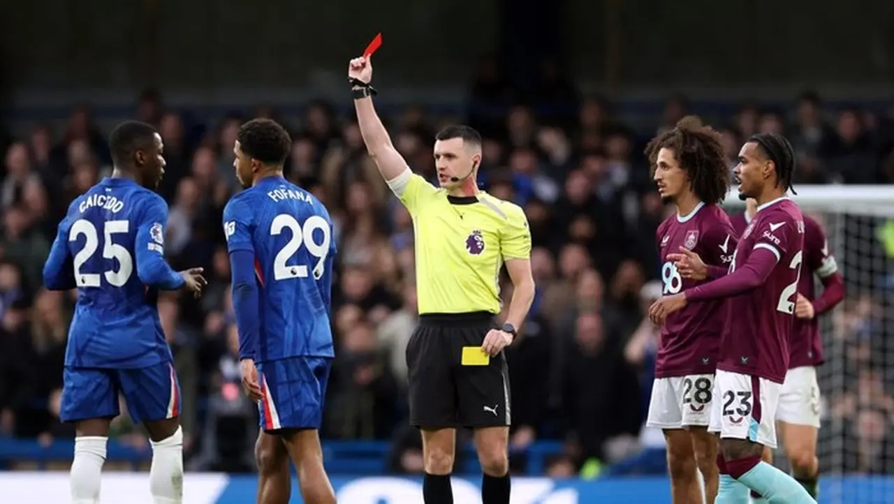 Chelsea Boros Poin dan Kartu Merah, Imbang Kontra Burnley di Stamford Bridge Chelsea Boros Poin dan Kartu Merah, Imbang Kontra Burnley di Stamford Bridge