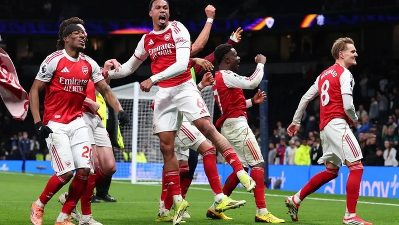 Klasemen Liga Inggris: Arsenal Jauhi Manchester City Usai Bantai Tottenham Hotspur 4-1