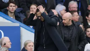 Liam Rosenior Akui Bola Mati Jadi Titik Lemah Chelsea Usai Ditahan Imbang Burnley