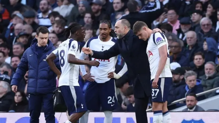Klasemen Liga Inggris 2026: Tottenham Hotspur Terpuruk di Dasar, Arsenal Pimpin Puncak