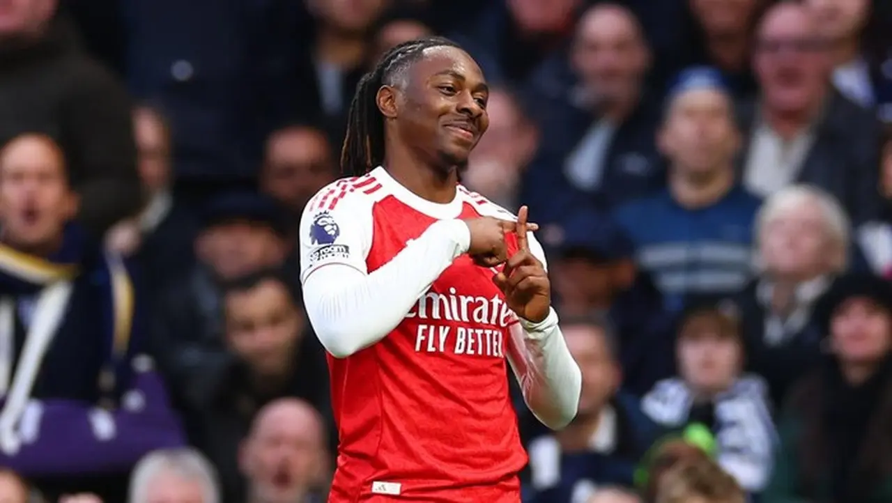 Eberechi Eze Bersyukur Cetak Brace di Derby London Utara, Samai Rekor Henry