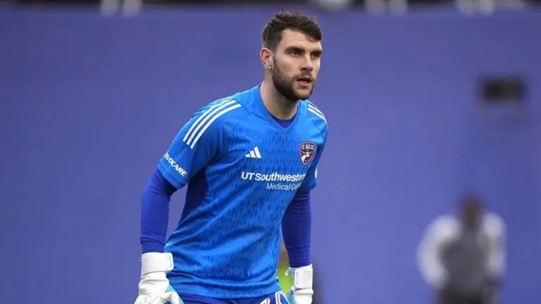 Maarten Paes Resmi ke Ajax, Kiper Timnas Indonesia Ucapkan Selamat Tinggal pada FC Dallas