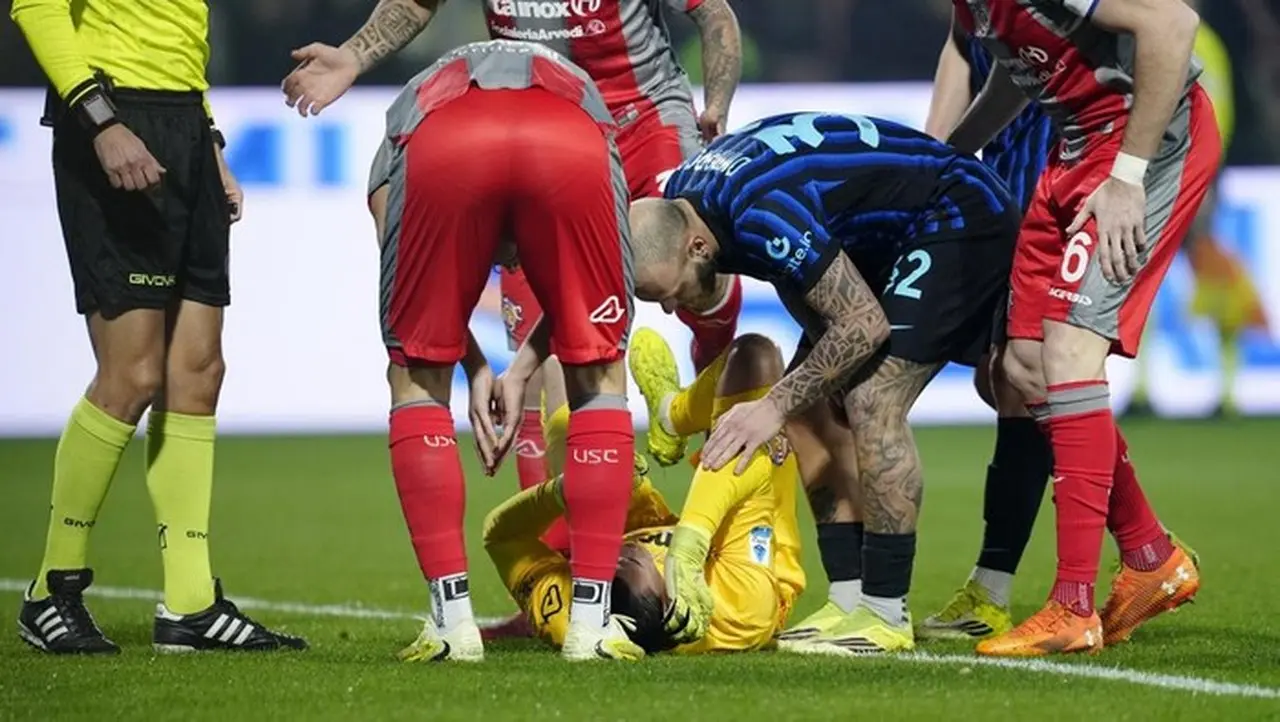 Emil Audero Terkena Flare di Laga Cremonese vs Inter Milan, Pelatih Davide Nicola Cemas