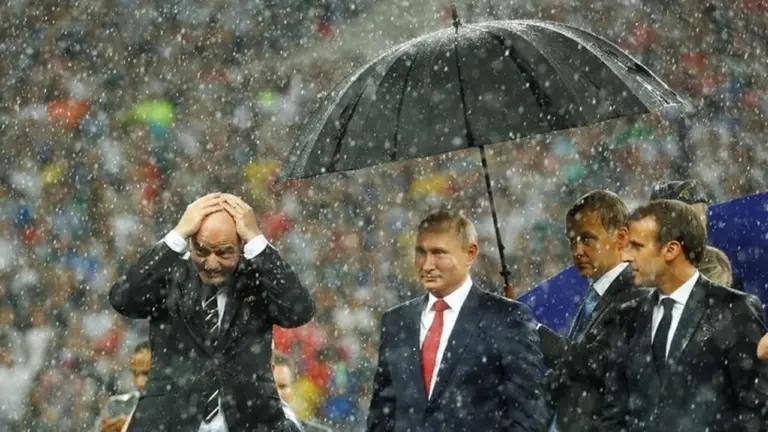 Presiden FIFA Usulkan Pencabutan Sanksi Larangan Bertanding untuk Rusia