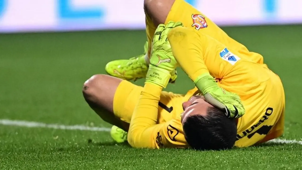 Insiden Flare ke Emil Audero, Inter Milan Dihukum Tiga Laga Tandang Tanpa Suporter Insiden Flare ke Emil Audero, Inter Milan Dihukum Tiga Laga Tandang Tanpa Suporter