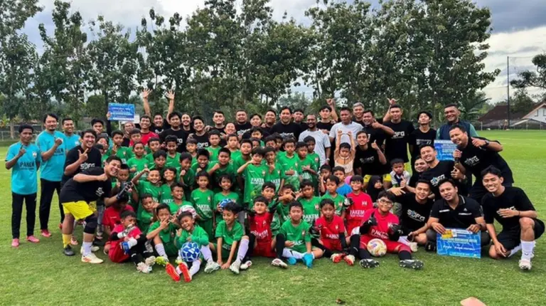 SJFC Gelar Coaching Clinic Bersama Legenda Timnas, Erol Iba dan Jendri Pitoy