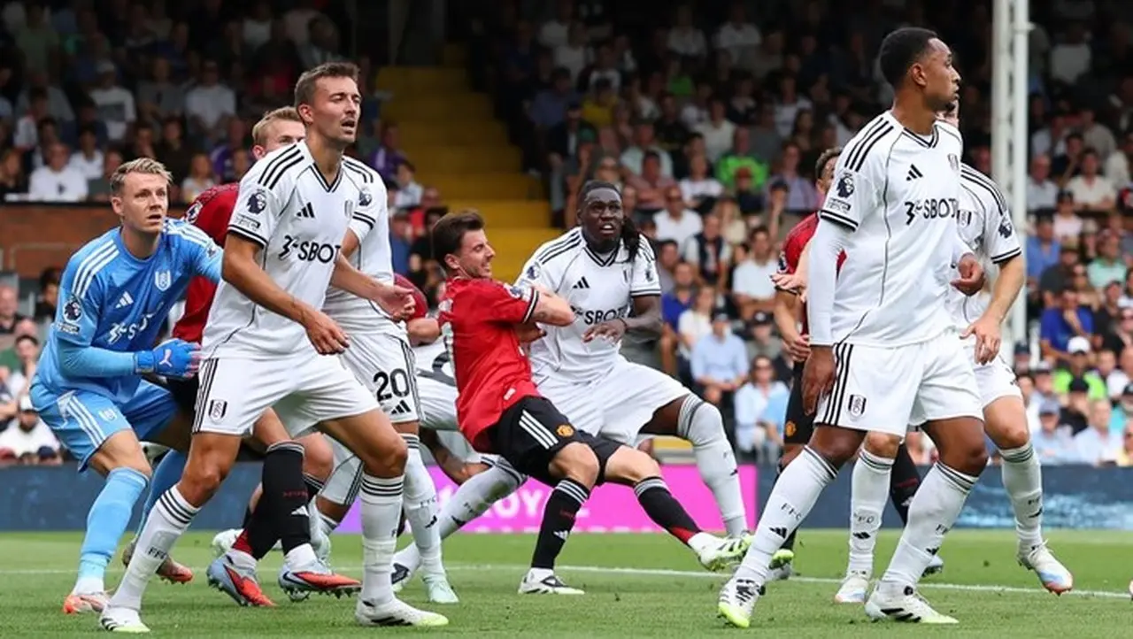 Prediksi Man United vs Fulham: Setan Merah Unggul Tipis dengan Peluang Menang 51,7 Persen