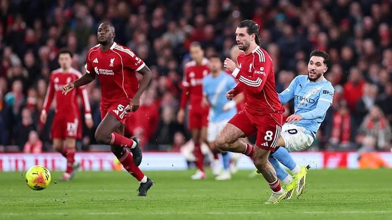VAR Anulir Gol Liverpool di Injury Time, Gary Neville: Teknologi Ini Membunuh Kegembiraan VAR Anulir Gol Liverpool di Injury Time, Gary Neville: Teknologi Ini Membunuh Kegembiraan