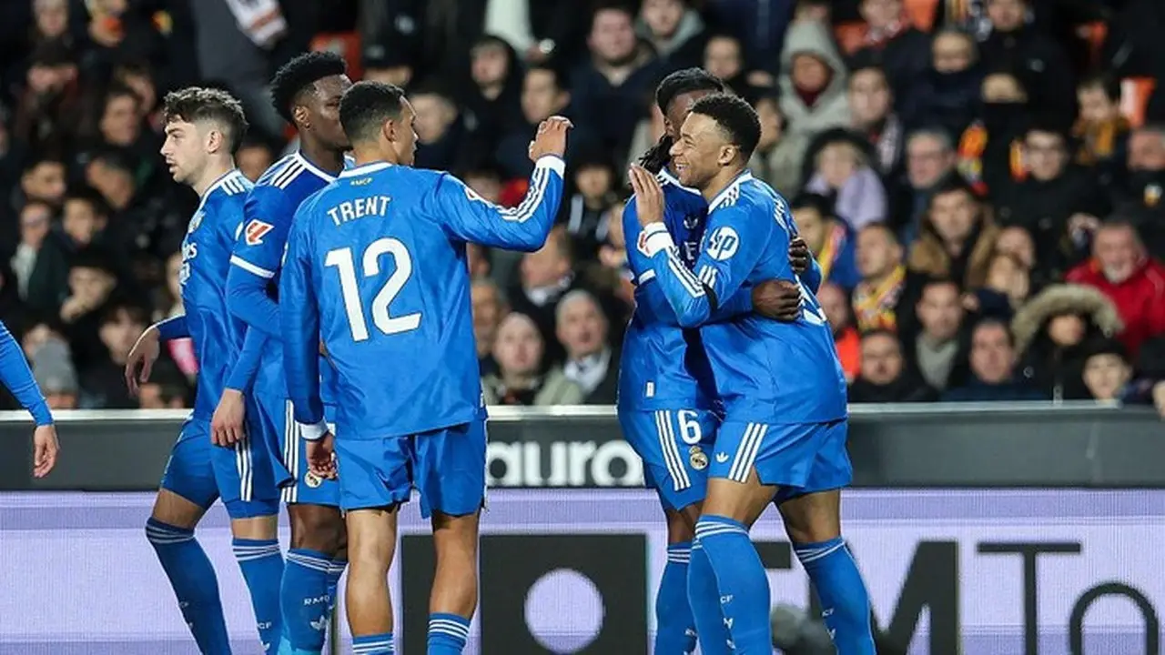 Klasemen Liga Spanyol: Barcelona Pimpin Tipis, Real Madrid & Atletico Madrid Raih Hasil Berbeda Klasemen Liga Spanyol: Barcelona Pimpin Tipis, Real Madrid & Atletico Madrid Raih Hasil Berbeda