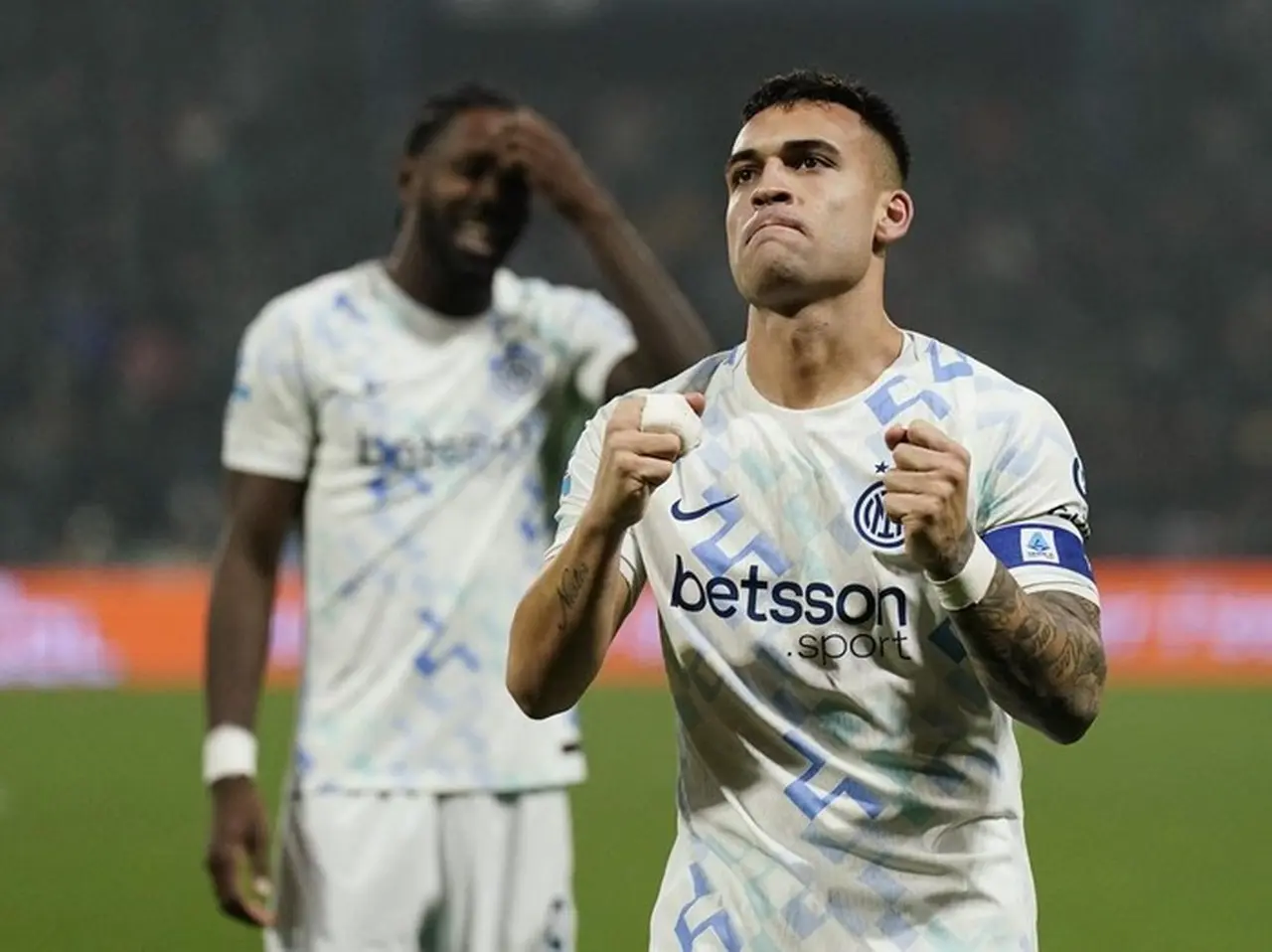 Lautaro Martinez Kokoh di Puncak Top Skor Liga Italia, Ungguli Pesaing dengan 14 Gol Lautaro Martinez Kokoh di Puncak Top Skor Liga Italia, Ungguli Pesaing dengan 14 Gol