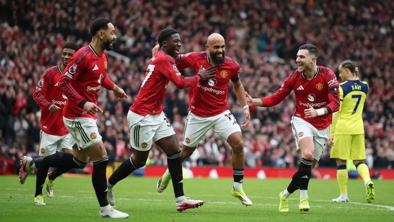 Gol Tendangan Sudut Ciamik Man United Ternyata Berkat Taktik Jonny Evans