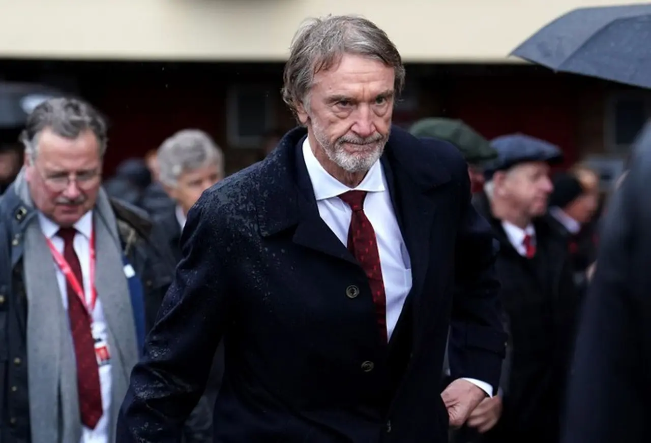 Sir Jim Ratcliffe Akui Tak Populer di MU, Fokus Benahi Keuangan Klub