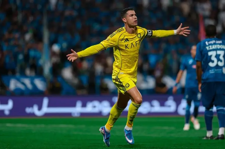 Cristiano Ronaldo Comeback Gemilang: Cetak Gol, Bawa Al Nassr Kalahkan Al Fateh 2-0 Cristiano Ronaldo Comeback Gemilang: Cetak Gol, Bawa Al Nassr Kalahkan Al Fateh 2-0