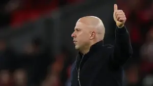 Arne Slot Yakin Liverpool Terus Berkembang Meski Hasil Bervariasi