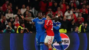 Vinicius Jr Mogok Main Usai Diejek Monyet oleh Pemain Benfica, Laga Liga Champions Sempat Terhenti