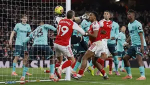Hadapi Arsenal, Pelatih Wolves Tekankan Keberanian dan Ketelitian di Molineux