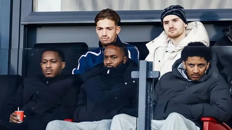 Demi Raheem Sterling, Feyenoord Gelar Latihan di Belgia Tunggu Izin Kerja Turun Demi Raheem Sterling, Feyenoord Gelar Latihan di Belgia Tunggu Izin Kerja Turun