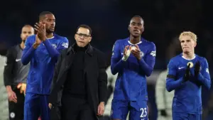 Liam Rosenior: Chelsea Tak Diuntungkan Main Duluan, Fokus Menang Lawan Burnley
